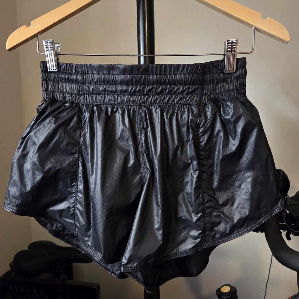 New Rare LULULEMON Hotty Hot High Rise Shorts 4" Black Matte Sheen Lined 6